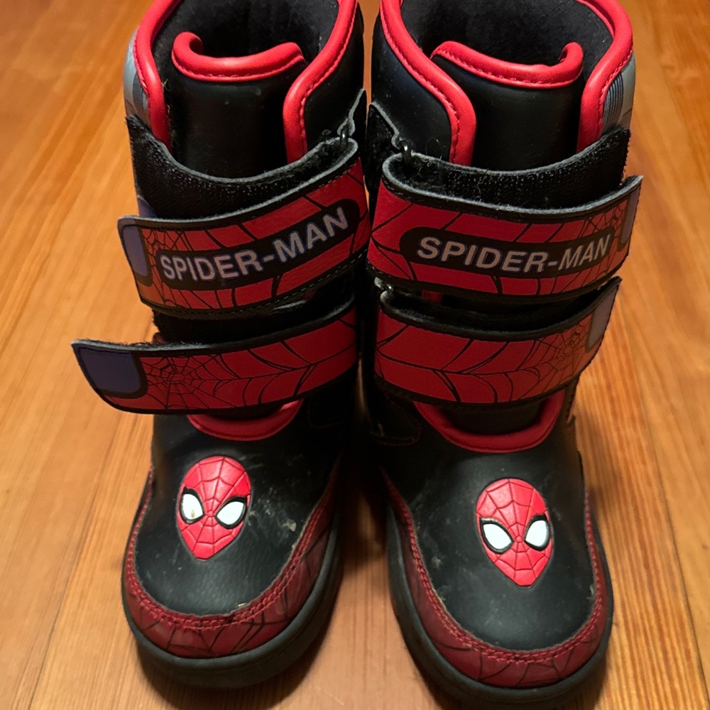 Little Boys Size 11 Marvel Light Up Spiderman Snowboots